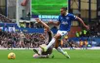 Tottenham đánh rơi chiến thắng trước Everton
