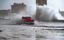 Lũ lụt và mất điện trên diện rộng tại Cuba