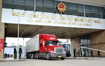 Xuất nhập khẩu hàng hóa và xuất nhập cảnh hoạt động xuyên Tết