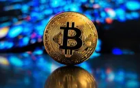 Bitcoin vượt 71.000 USD