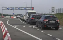 Litva bắt đầu tịch thu ô tô đăng ký tại Nga