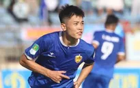 Ngay sau tuyên bố “Cậu ấy chưa phải ngôi sao” của HLV Văn Sỹ Sơn, Đình Bắc gia nhập Hanoi FC