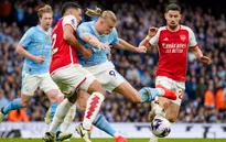 Man City, Arsenal cầm chân nhau tại Etihad, Liverpool chiếm ngôi đầu