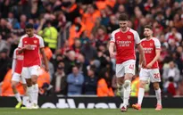 Arsenal thua sốc ngay trên sân nhà