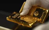 Giá vàng thế giới giảm sâu nhất hơn một năm