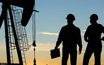 Giá dầu thế giới đi xuống