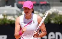 Giải quần vợt Italia mở rộng: Iga Swiatek tiếp tục giành chiến thắng, Rafael Nadal dừng bước tại vòng 2