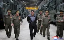 Lãnh đạo Triều Tiên Kim Jong-un thị sát hệ thống tên lửa chiến thuật