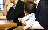 Nhật Bản thông qua dự luật cho phép các vợ chồng ly hôn chia sẻ quyền nuôi con