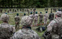 Một số quốc gia NATO xem xét gửi giảng viên quân sự tới Ukraine