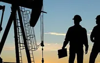 Giá dầu biến động sau vụ rơi máy bay chở Tổng thống Iran