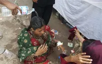Người Pakistan chật vật xoay sở giữa nắng nóng gần 50 độ C