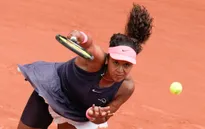 Naomi Osaka vất vả vào vòng 2 Pháp mở rộng 2024