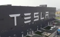 Tesla sa thải toàn bộ nhân viên mảng sạc xe điện