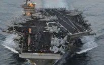 Houthi tấn công tàu sân bay Mỹ ở Biển Đỏ