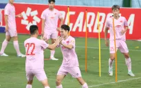 ĐT Philippines đến Việt Nam, thầy trò Kim Sang Sik tập chống bóng bổng