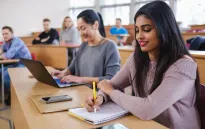 Australia "đóng" 2 cửa xin visa du học