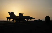 Houthi tấn công 3 tàu trên Biển Đỏ và biển Arab