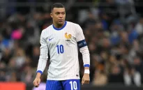Kylian Mbappe bị gãy mũi ngay trận ra quân ở Euro 2024