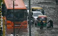 Thủ đô New Delhi (Ấn Độ) chìm trong biển nước sau trận mưa kỷ lục