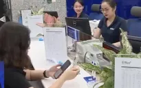 Ngân hàng mở cửa ban đêm hỗ trợ người dân xác thực sinh trắc học