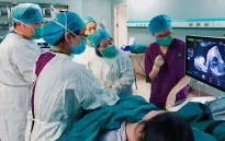 Trung Quốc phẫu thuật tim cho thai nhi 28 tuần tuổi