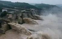 Vỡ đập gây ngập lụt nghiêm trọng ở miền Trung Trung Quốc