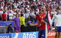 Mikel Merino tái hiện màn ăn mừng của cha anh Euro 2024