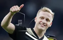 Donny van de Beek chuẩn bị ký hợp đồng với CLB mới với mức phí cực thấp