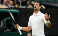 Novak Djokovic dễ dàng vào tứ kết Wimlbedon