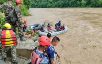 Nepal: Lở đất khiến 2 xe bus bị lũ cuốn trôi, hơn 60 người mất tích