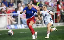 Đội tuyển nữ Mỹ cầm hòa Costa Rica trong trận đấu chuẩn bị cuối cùng trước Olympic Paris