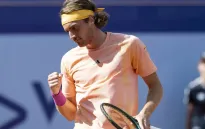 Stefanos Tsitsipas vào bán kết giải quần vợt Thụy Sĩ mở rộng