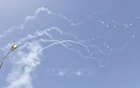 Hezbollah cảnh báo Israel vượt qua ranh giới đỏ, nã đạn pháo vào Tel Aviv để trả đũa