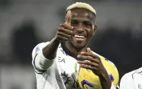 Victor Osimhen nộp đơn yêu cầu chuyển nhượng sau các cuộc đàm phán với Chelsea và Arsenal