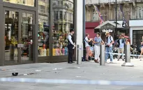 Đâm dao giữa trung tâm London (Anh), bé gái 11 tuổi trọng thương