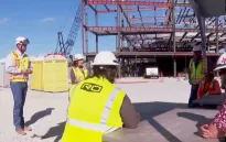 Mỹ áp dụng công nghệ bảo vệ người lao động trước nắng nóng khắc nghiệt