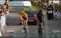 Kasia Niewiadoma giành chức vô địch Tour de France nữ đầy kịch tính