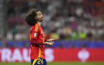 Marc Cucurella gặp quả báo khi chế giễu Erling Haaland