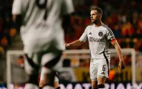 Ajax giành lợi thế, Chelsea có thắng lợi trên sân nhà