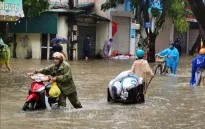 Sẵn sàng di dời người dân vùng lũ Phúc Xá - Ba Đình (Hà Nội) ra khỏi bờ đê sông Hồng