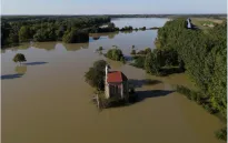 Mực nước sông Danube của Hungary dâng cao kỷ lục sau bão Boris