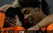 Ronaldinho vinh danh Iniesta sau thông báo giải nghệ của cựu cầu thủ Tây Ban Nha