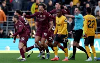 Man City nhọc nhằn giành chiến thắng