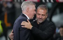 Hansi Flick "đấu khẩu" Ancelotti sau trận Barca hủy diệt Real Madrid!