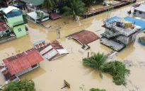 Siêu bão Man-yi cường độ mạnh tàn phá Philippines trước khi vào Biển Đông