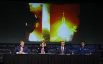 NASA lùi kế hoạch trở lại Mặt trăng