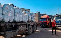 Chỉ có 12 xe chở hàng cứu trợ đến miền Bắc Gaza từ tháng 10