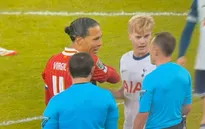 Virgil van Dijk chỉ trích trọng tài sau thất bại trước Tottenham: Quyết định gây tranh cãi