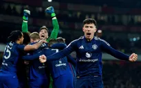 Thi đấu thiếu người, Man Utd loại Arsenal khỏi Cúp FA